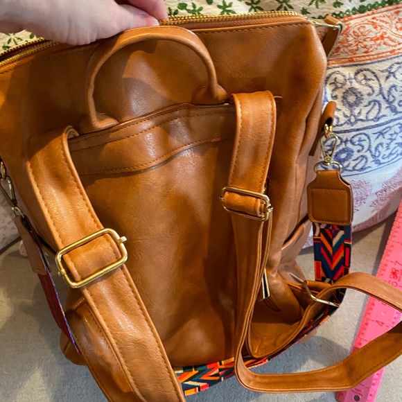 Convertible Backpack bag. Never used. Excellent condition. This is a great bag! - Picture 5 of 14